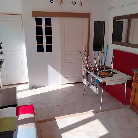 Dom wakacyjny Maison Avec Jardin Arbore